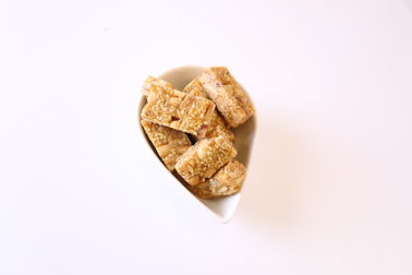 Chrupiące orzechy prażone Przekąski Cluster nakrętka Przekąski cukru słodki cukierek z certyfikatów halal