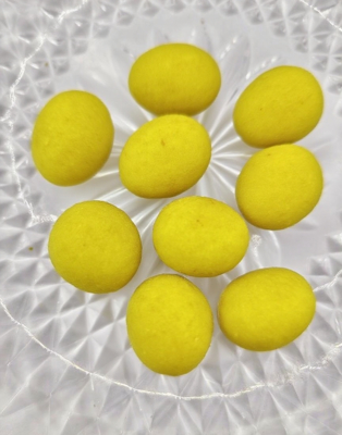 Orzeszki ziemne w pikantnej panierce wasabi, chrupiące japońskie przekąski, bezglutenowe, wegańskie, orzechy na imprezę