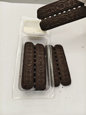 Kremowe chipsy z dipem mlecznym z 35% zawartością mleka w proszku i opakowaniem z przegródkami - Zdrowa przekąska z obniżoną zawartością laktozy