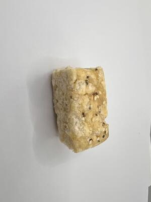 Bez sacharozy, pełnoziarnista saqima z nasionami chia, o długim terminie przydatności do spożycia, na zdrowe przekąski