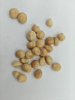 Owoce macadamia pieczone