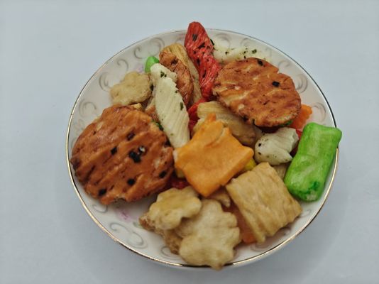 Oryginalne, spersonalizowane smaki mieszanych krakersów ryżowych, opakowanie zbiorcze z olejem