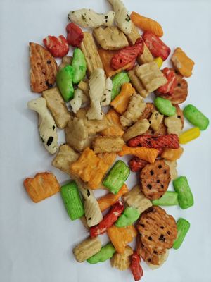 Oryginalne, spersonalizowane smaki mieszanych krakersów ryżowych, opakowanie zbiorcze z olejem