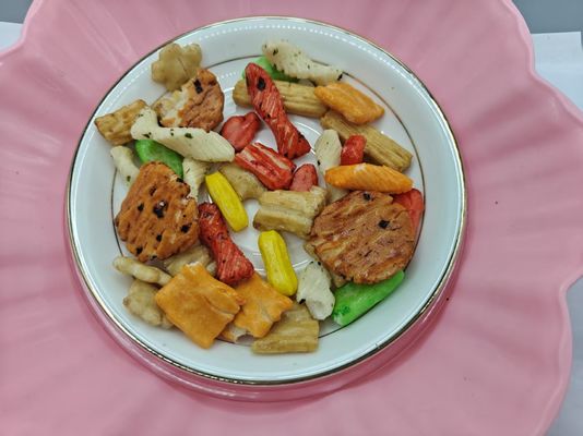 Oryginalne, spersonalizowane smaki mieszanych krakersów ryżowych, opakowanie zbiorcze z olejem