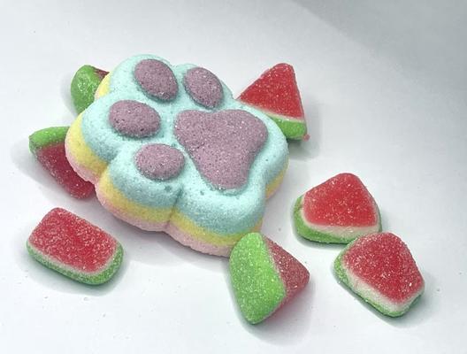 Słodkie łapy i maleńkie śmiechy melonowe