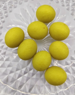 Orzeszki ziemne w pikantnej panierce wasabi, chrupiące japońskie przekąski, bezglutenowe, wegańskie, orzechy na imprezę