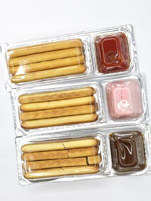 Krzyki z prawdziwym purem truskawkowym i wzbogacony w wapń, bez GMO.