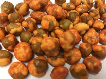 Sriracha Green Spicy Roasted Green Peas Produkty ekologiczne OEM Pet Jar Packing