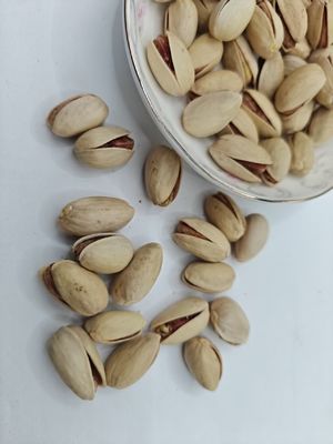 Pistacje pieczone i solone w skorupie